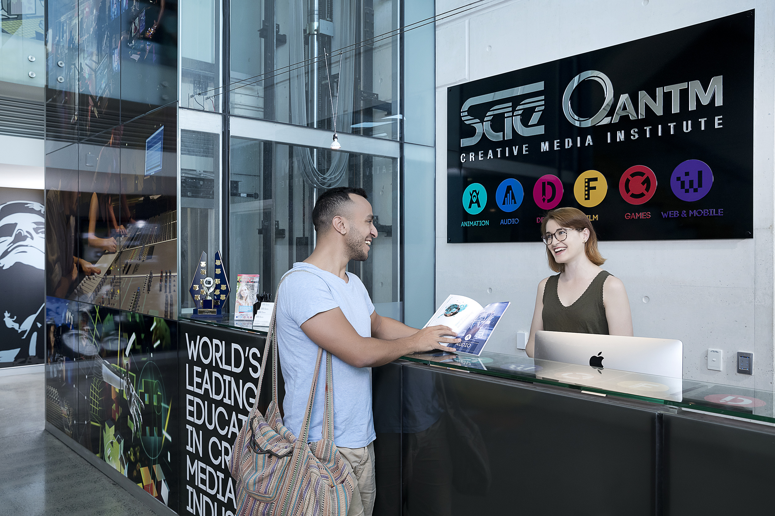 SAE_AUS_Image_BNE_Campus_Reception_Area_vytzte