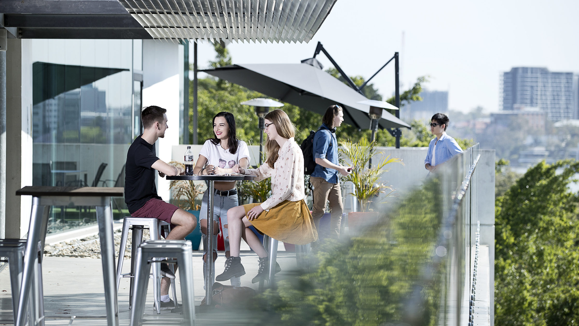 SAE_AUS_Image_BNE_Students_in_Common_Area Brisbane Students in Common Area