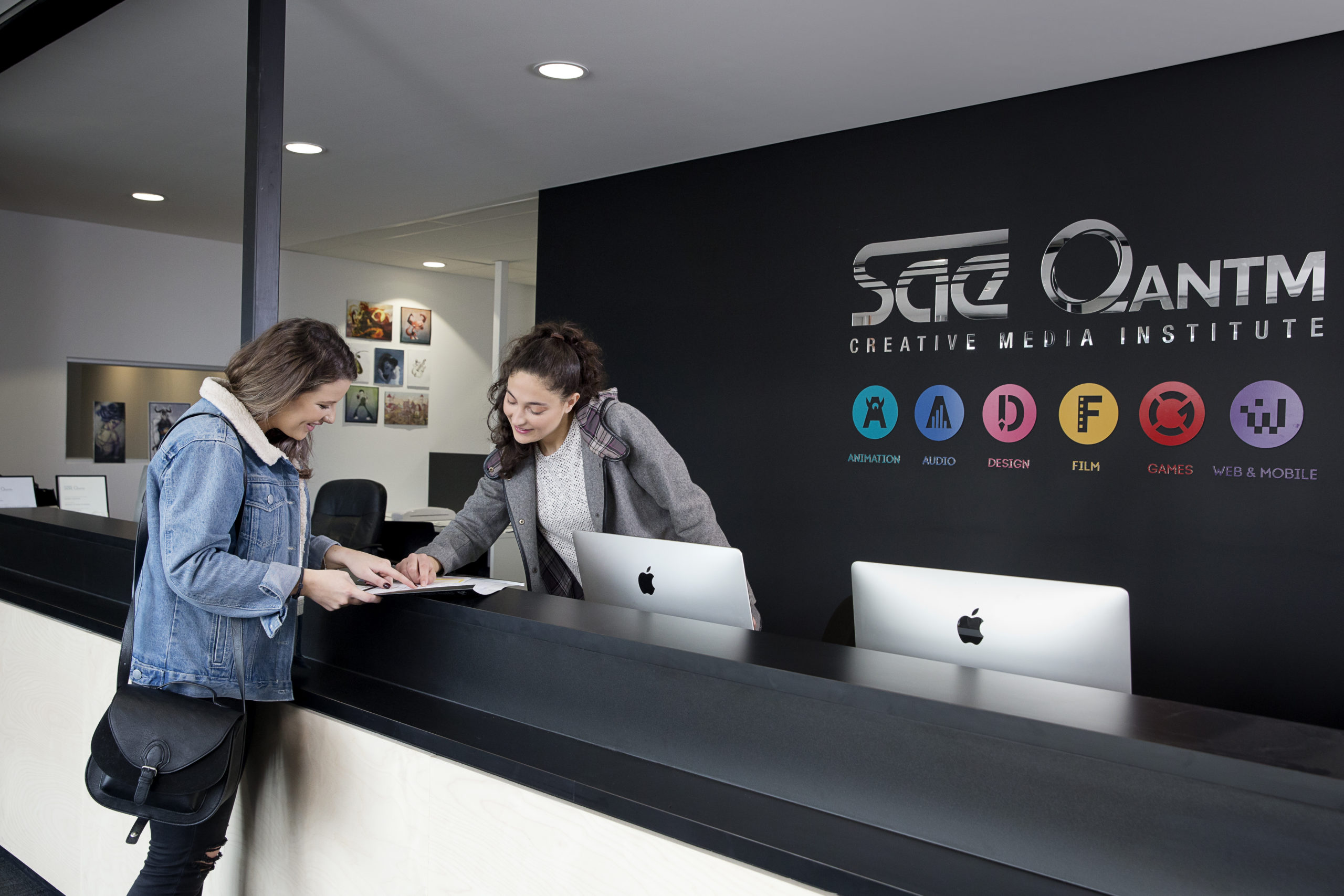 SAE_AUS_Image_MEL_Student_at_Reception_Area_fruqwb Melbourne Campus Reception
